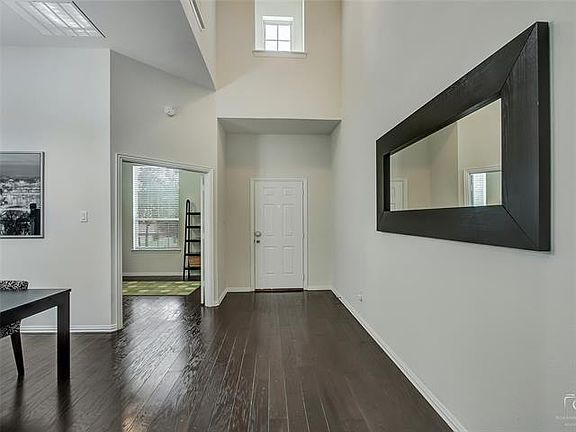 3rd image of 2744 Costa Mesa Dr