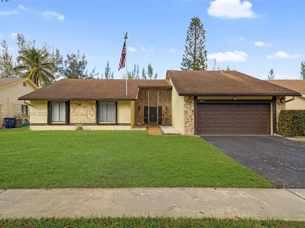 8507 NW 54th Ct, Lauderhill, FL 33351