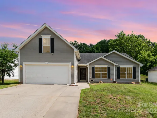 1533 Moss Creek Dr, Harrisburg, NC 28075