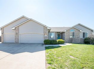 2407 Eastridge Ct, Goddard, KS 67052