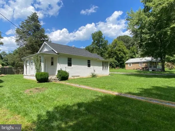 10804 Livingston Rd, Fort Washington, MD 20744