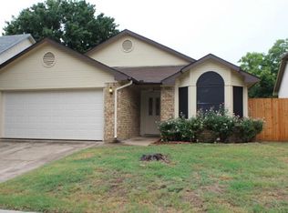 8801 Elbe Trl, Fort Worth, TX 76118