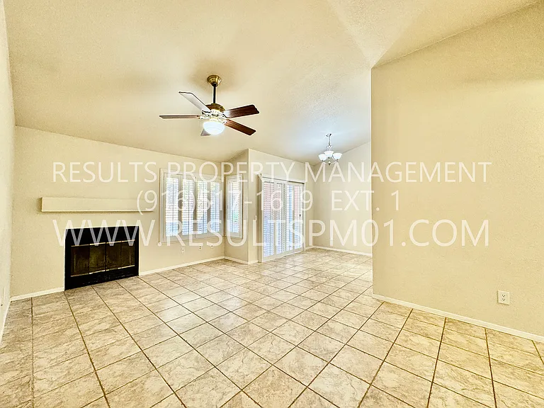 3413 Cobblestone Dr — Photo 14