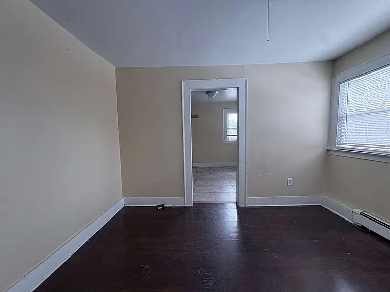 122 Derby Ave #2RR — Photo 3