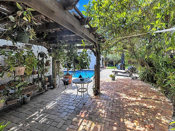 3rd image of 4330 NW 112th Avenue