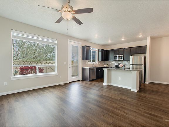 4th image of 432 N Tessa Ln