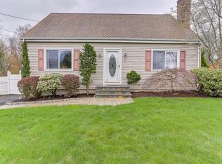95 Holland Hill Cir, Bridgeport, CT 06610