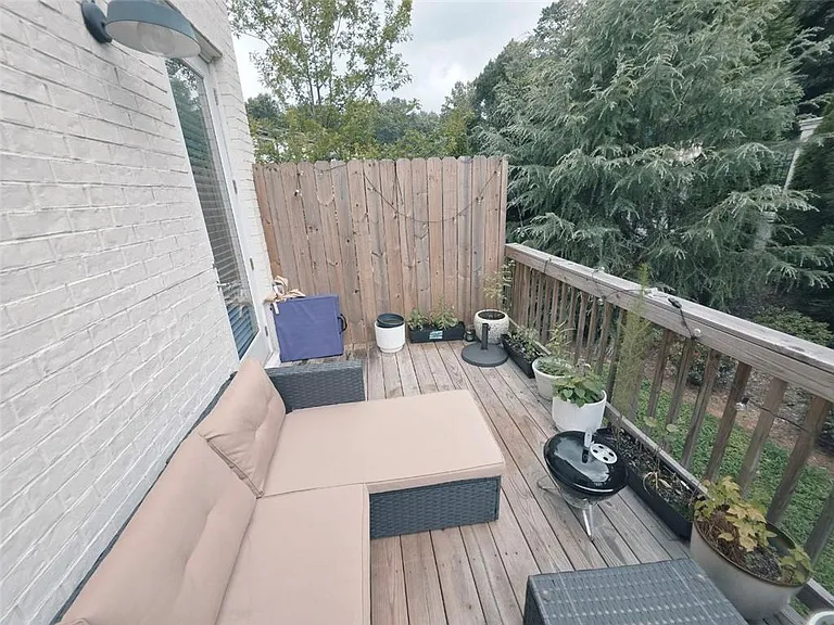 8020 Linfield Way — Photo 2