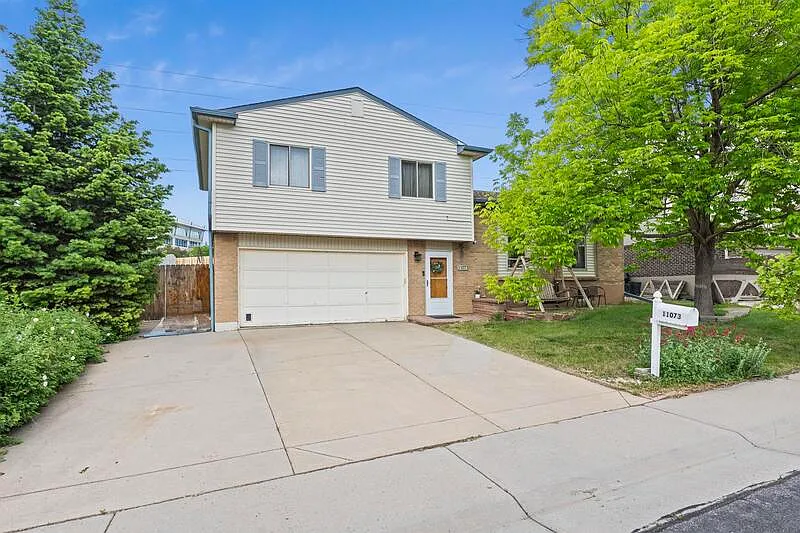 4 bed, 3.0 bath, 1227 sqft, $4,200 — Photo 1