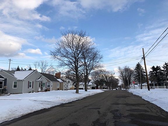 4th image of 518 Iroquois Ave