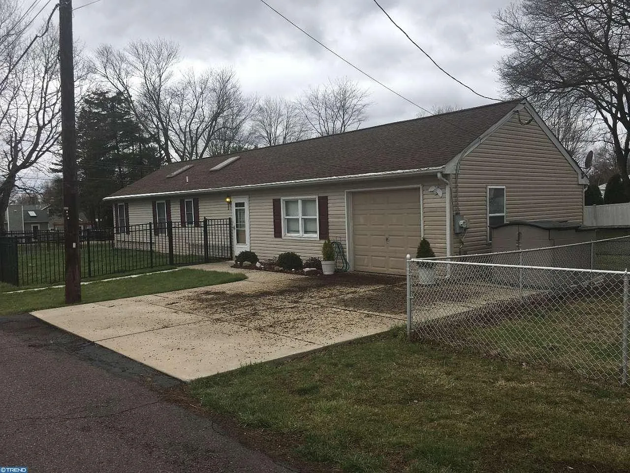 1722 Oak Rd photo 1