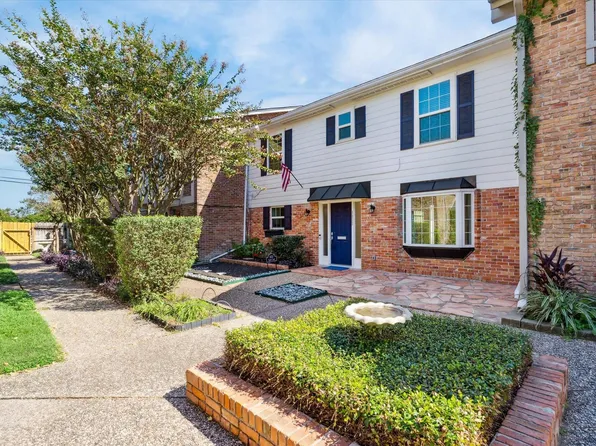 1833 Saxony Ln, Houston, TX 77058