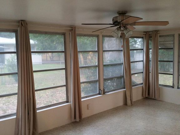 4th image of 1601 Elizabeth Ln