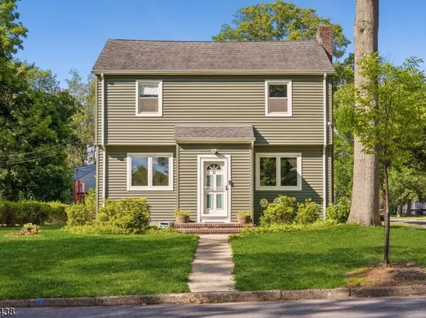 51 Meadowbrook Place, South Orange Village Twp., NJ 07079