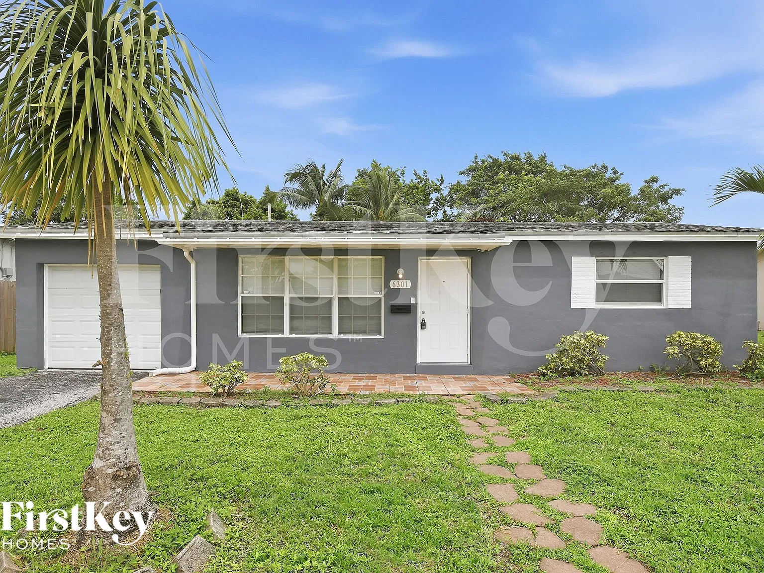 3 bed, 1.0 bath, 1240 sqft, $2,915 — Photo 1