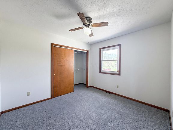 4th image of 610 Executive Blvd