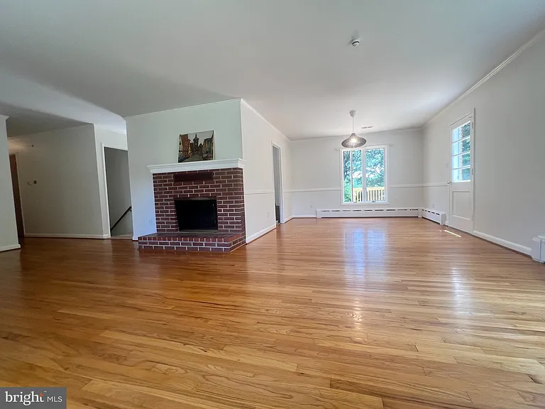 12405 Shafer Ln — Photo 10