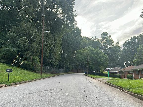 5th image of 2183 Springdale Cir SW