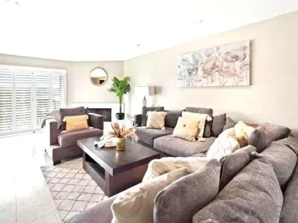 6967 Camino Degrazia, San Diego, CA 92111