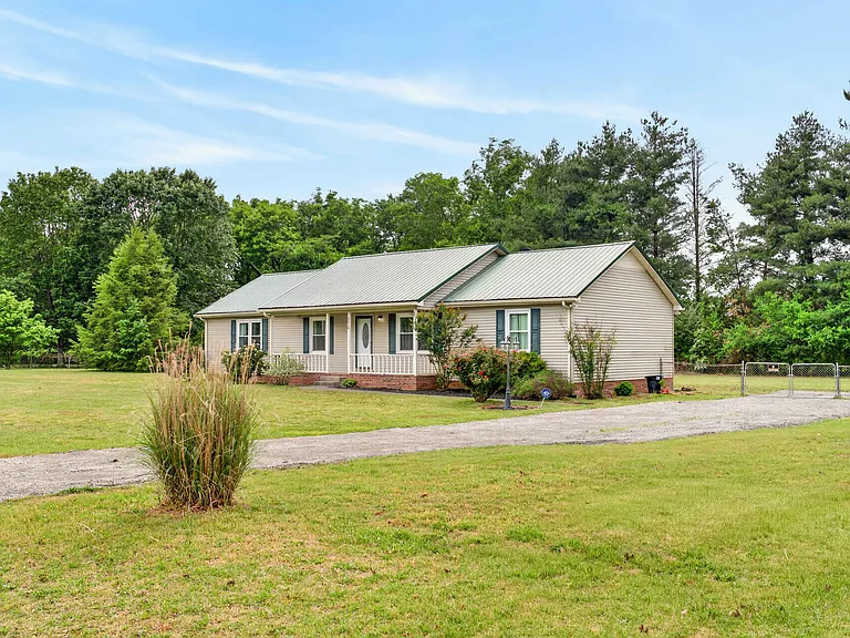 3918 Ashley Dr — Photo 34