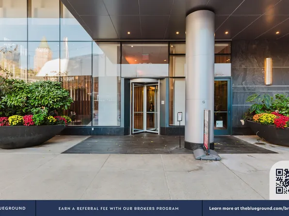 450 West 42nd Street image 33 of 34