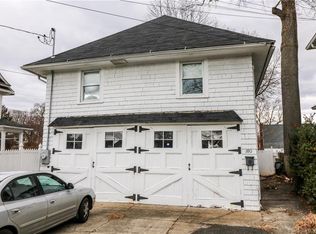 180 Unquowa Hill St, Bridgeport, CT 06604