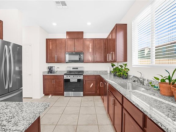 2nd image of 93 Aurelia Ave