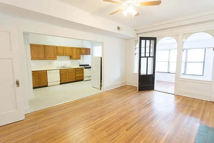 5487-5491 S. Hyde Park Boulevard — Photo 16