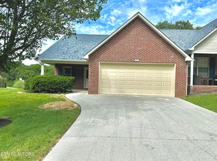 5267 Avery Woods Ln, Knoxville, TN 37921