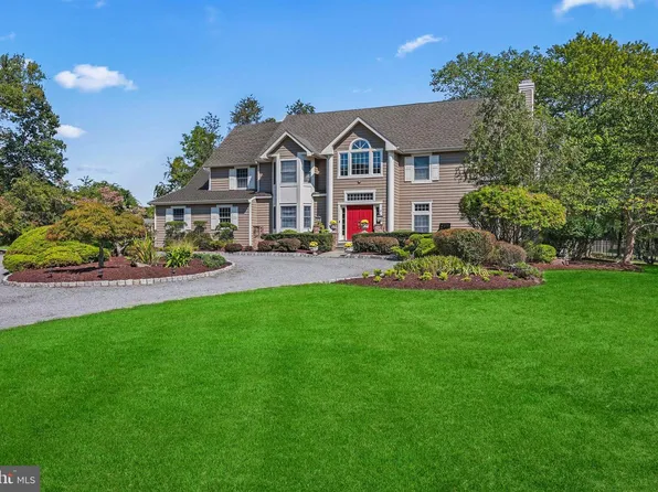 14 Benjamin Trl, Pennington, NJ 08534