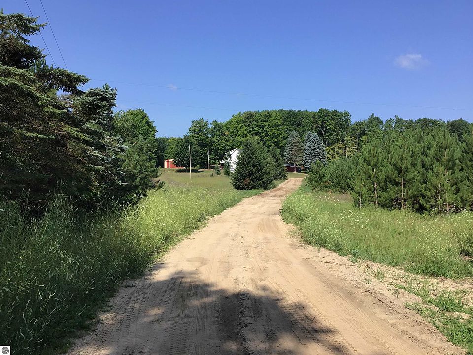 9498 Shively Rd SE, Fife Lake, MI 49633 Zillow