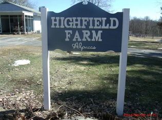 24 High St, Hubbardston, MA 01452