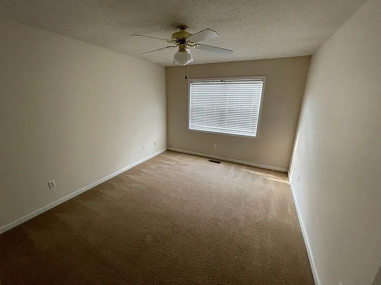 104 Woodrun Dr — Photo 8