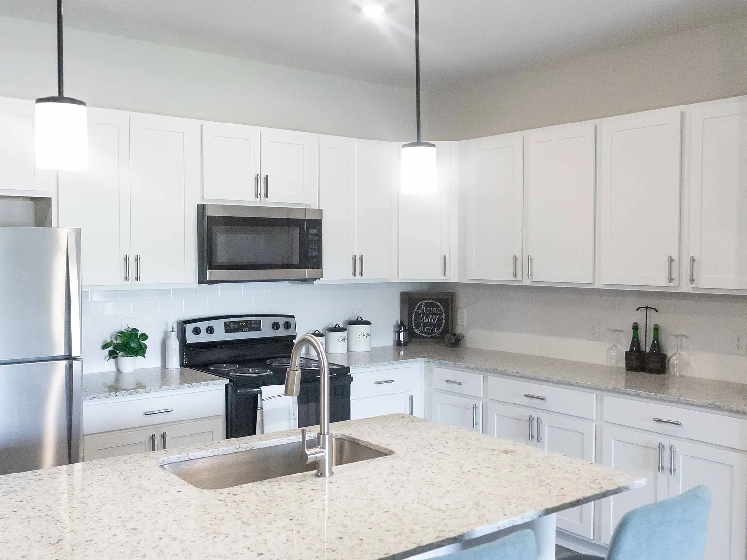 Riverstone Apartments — Photo 1