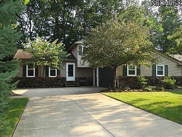 1st image of 466 Valley Dr