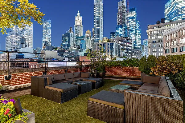 Sold by Compass | media 17