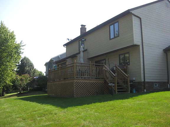 3rd image of 33277 Seneca Dr