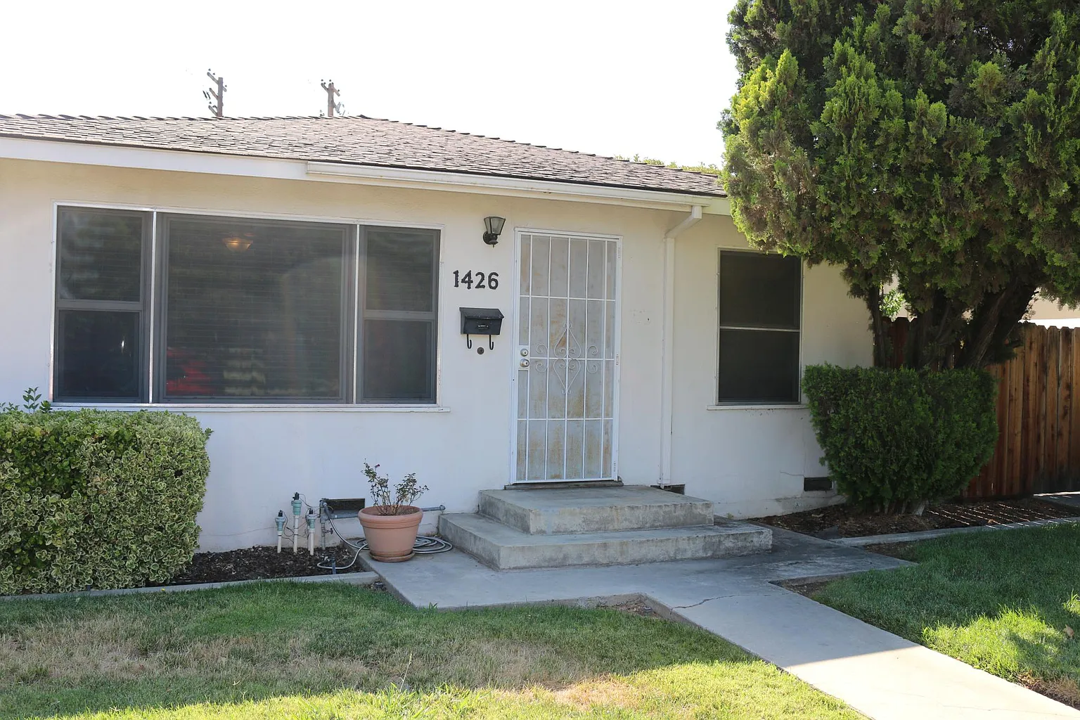1426 College Ave photo 1