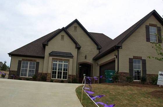 1st image of 6056 Clubhouse Dr