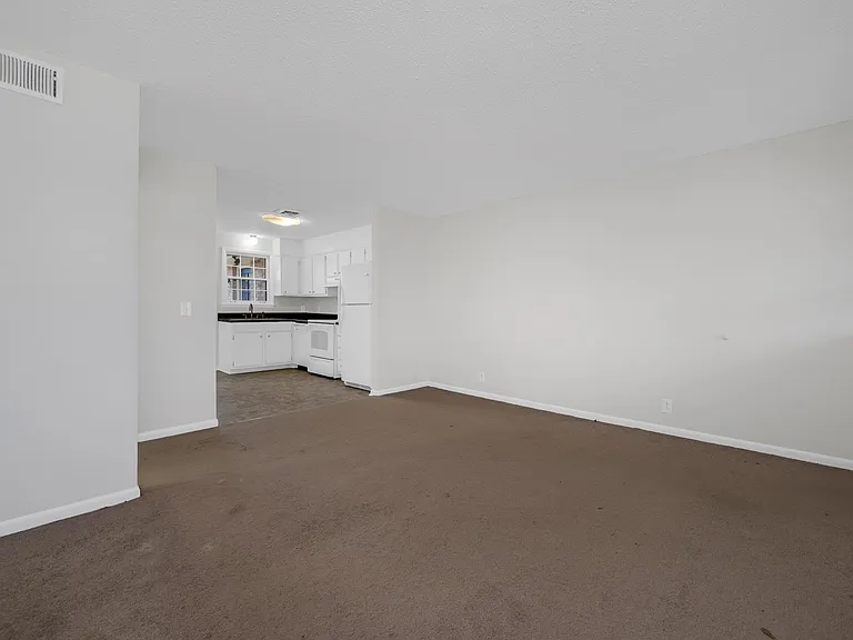 102 Jennings Dr #B — Photo 10