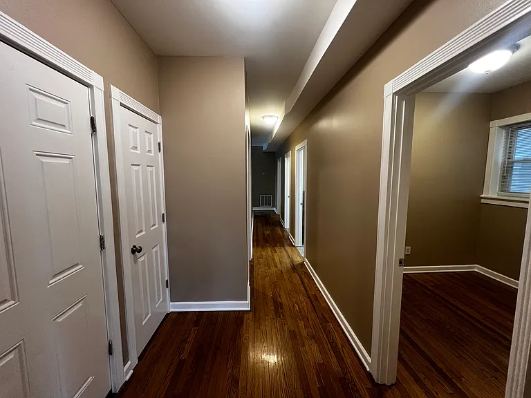 735 N Hamlin Ave #1 — Photo 4