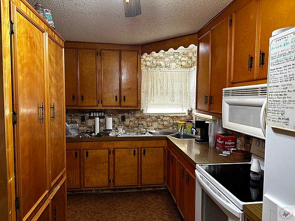 2nd image of 523 Whispering Pines Cir