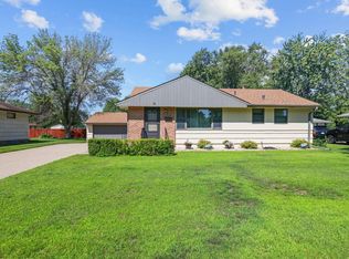 5913 Zenith Ave N, Brooklyn Center, MN 55429