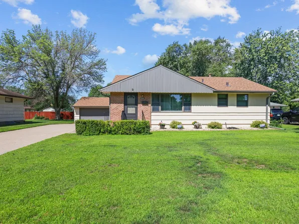 5913 Zenith Ave N, Brooklyn Center, MN 55429