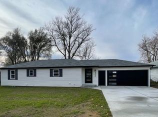 406 8th Ave SW, Pipestone, MN 56164