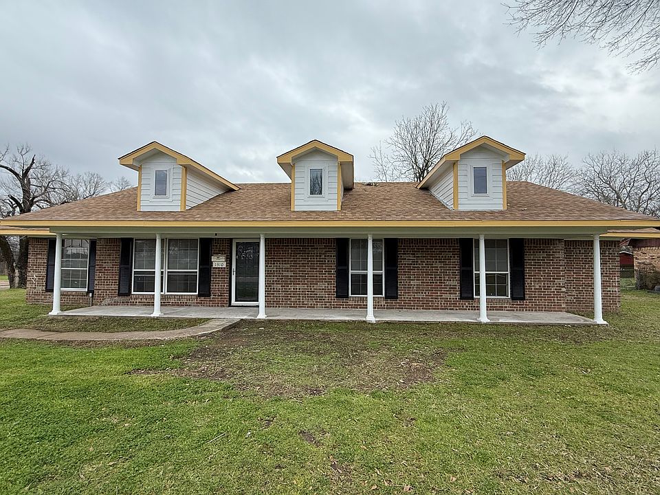 1st image of 1310 E Goliad Ave