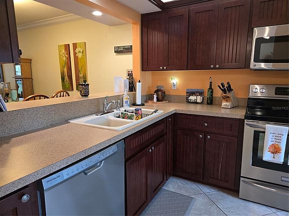 4th image of 756 VILLAGE CIRCLE #102