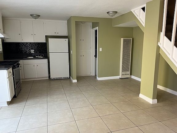 2nd image of 1109 E La Deney Ct APT C