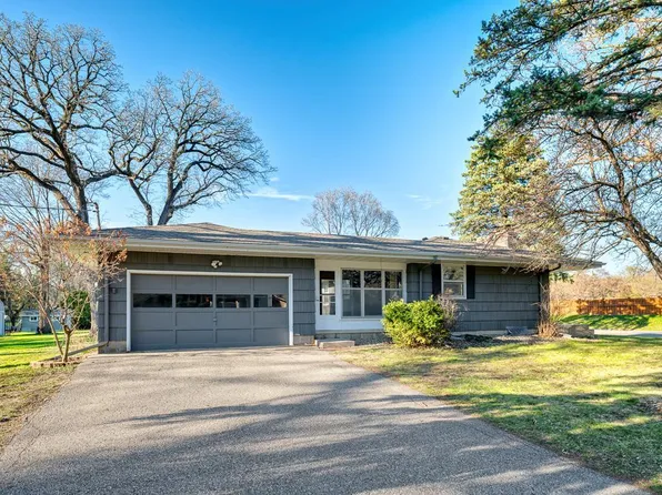 625 Rosswood Ln, Wayzata, MN 55391