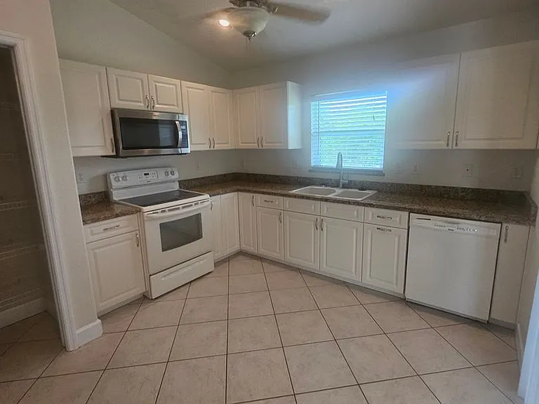16 Donlon Dr #B — Photo 10